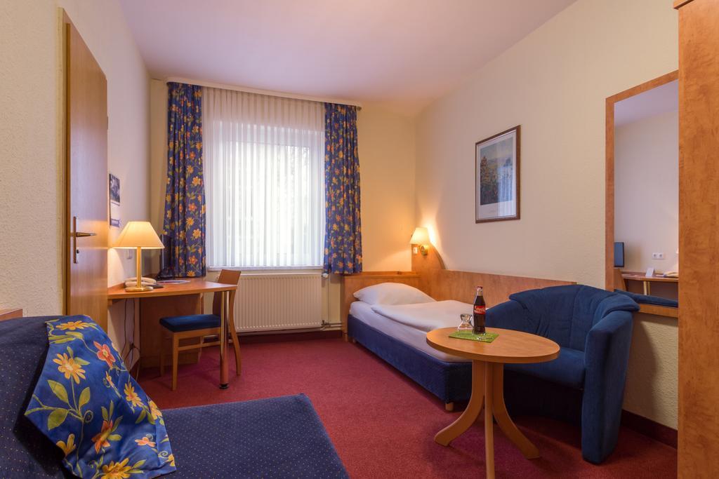 Cvjm Hotel Am Wollmarkt Брауншвейг Номер фото